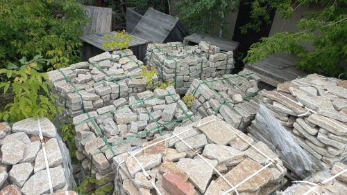 Гранитный плитняк галтованный для мощения купить в Республике Якутия