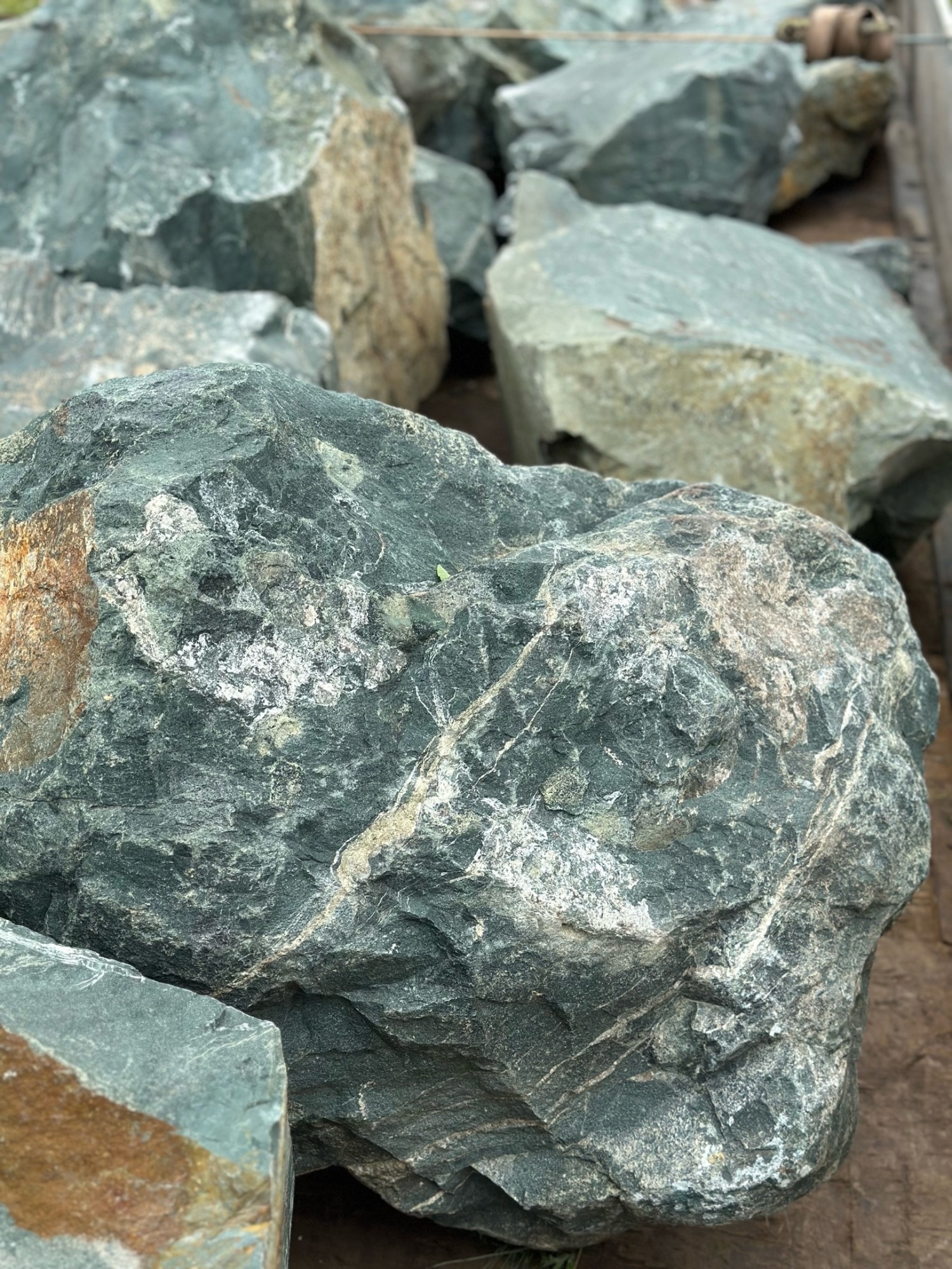 Камни для ландшафтного дизайна зелёные 10-60 килограмм купить в Республике Якутия