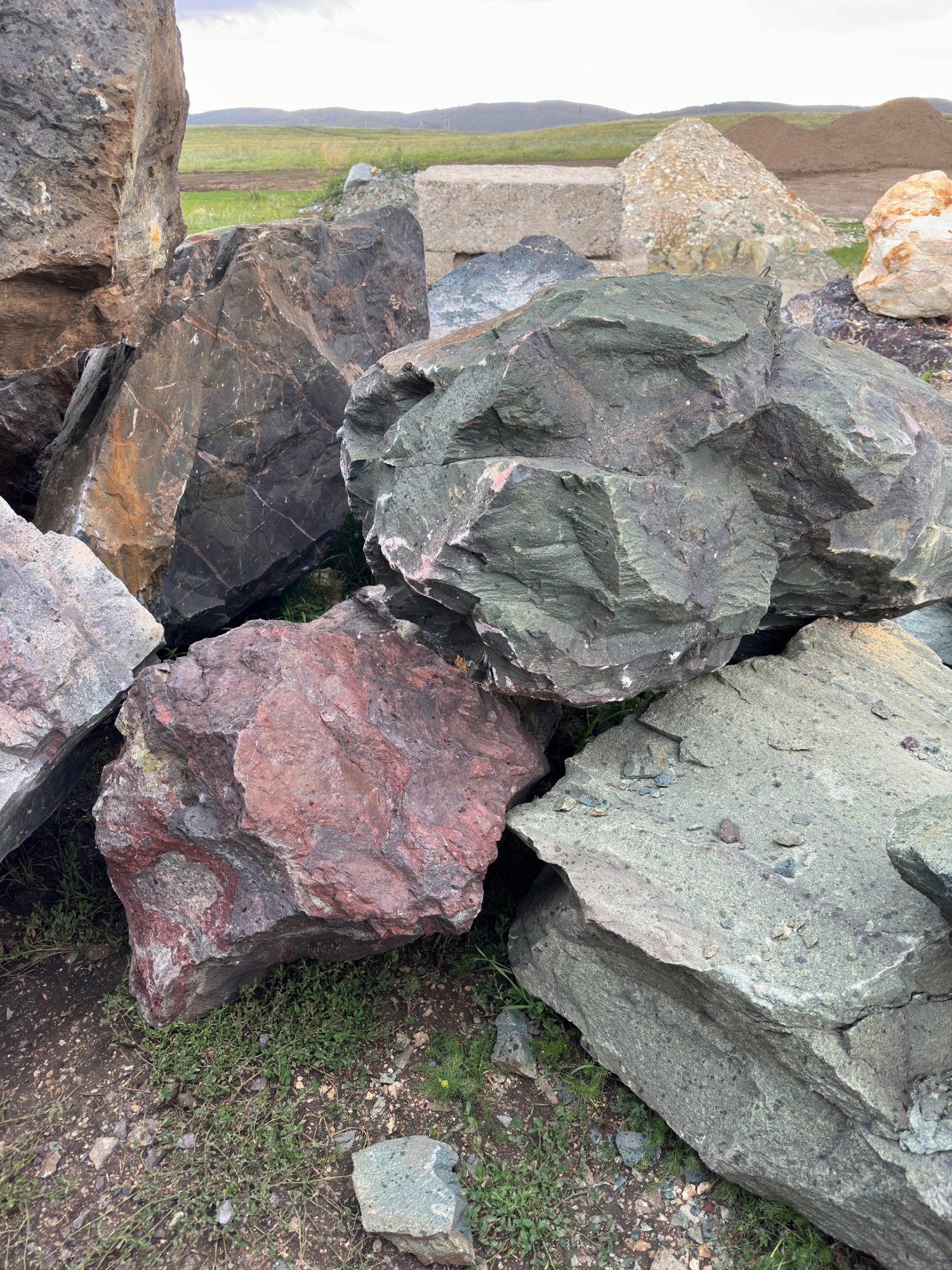 Камни для ландшафтного дизайна зелёные 10-60 килограмм купить в Республике Якутия