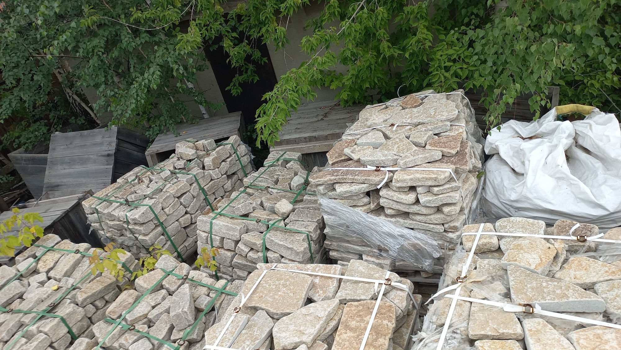 Плитняк гранитный галтованный купить в Республике Якутия