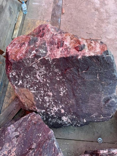 Камни для ландшафтного дизайна красно-фиолетовые 10-60 килограмм купить в Республике Якутия