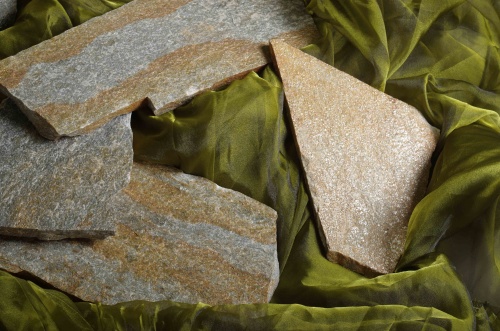 Плитняк златолит Уральский для цоколя, отмостки купить в Республике Якутия