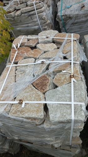 Плитняк галтованный гранитный для ландшафтного дизайна купить в Республике Якутия